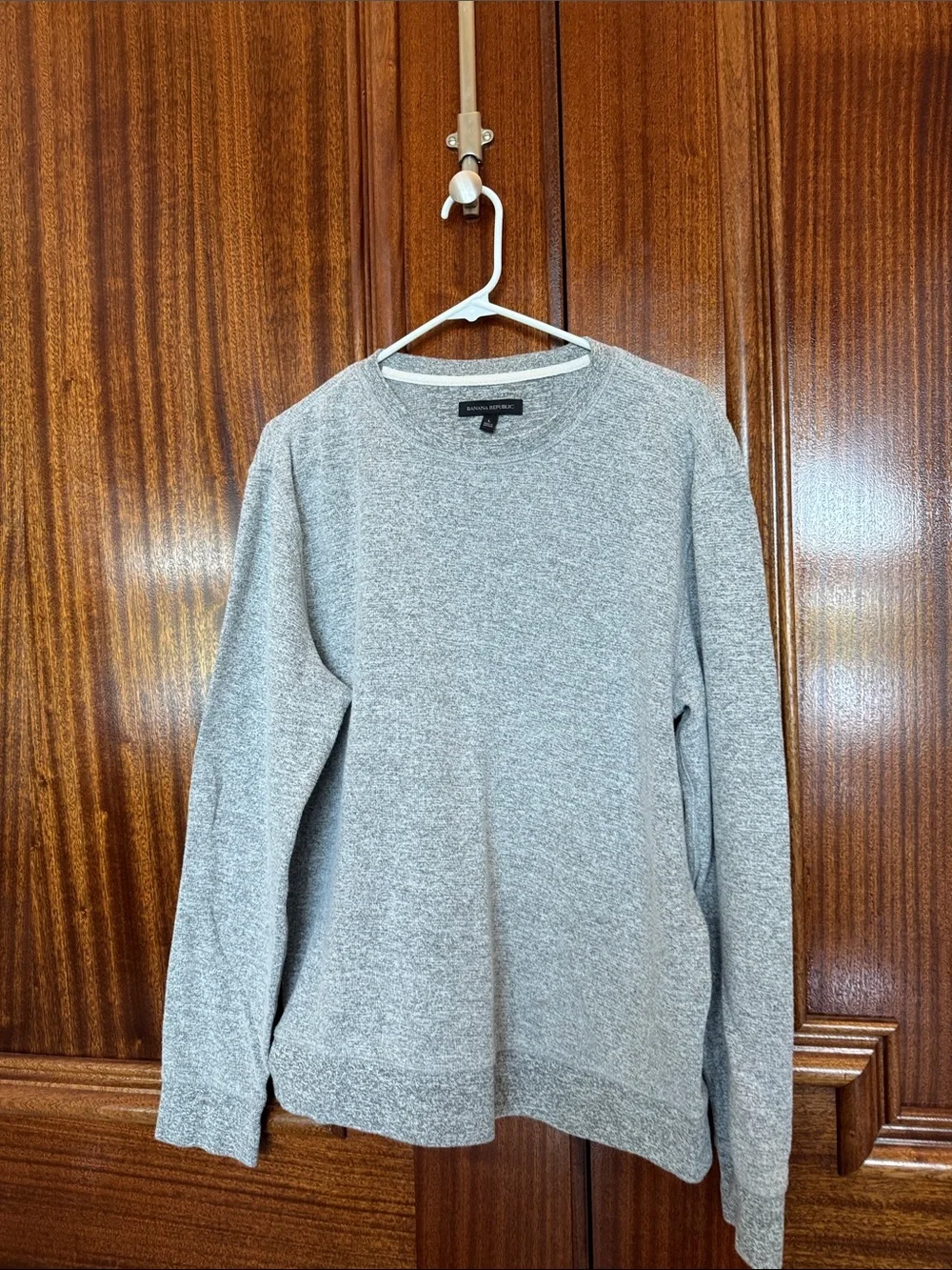 Banana Republic Men's Light Heather Gray Crewneck Sweater